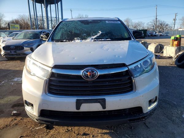 2016 TOYOTA HIGHLANDER