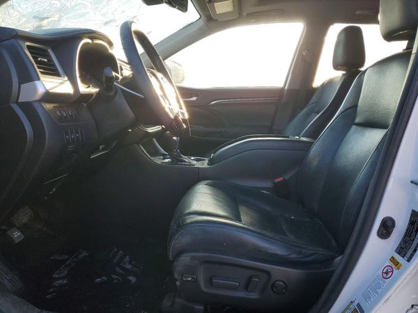 2016 TOYOTA HIGHLANDER
