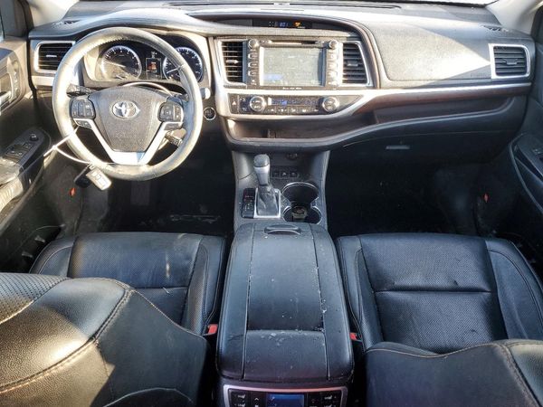 2016 TOYOTA HIGHLANDER