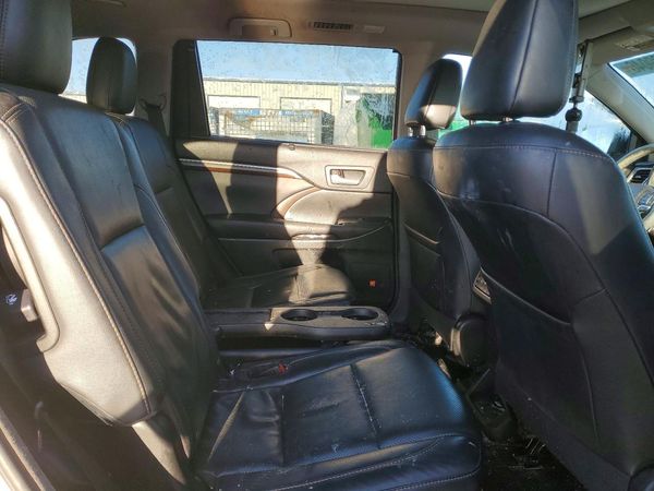 2016 TOYOTA HIGHLANDER