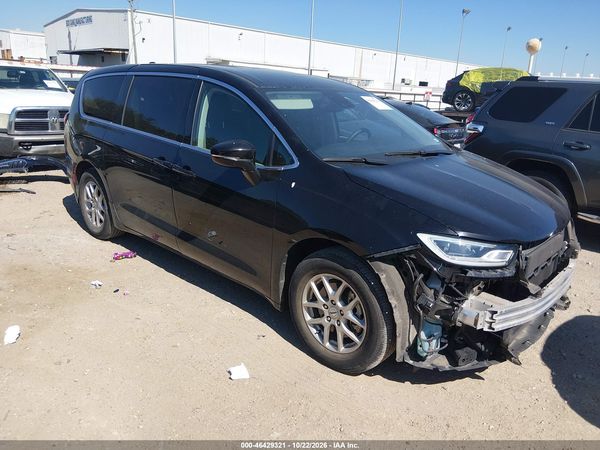 2024 CHRYSLER PACIFICA TOURING L — I1