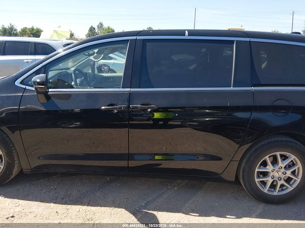2024 CHRYSLER PACIFICA TOURING L — I117