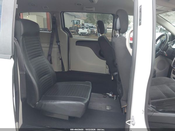 2016 DODGE GRAND CARAVAN SE — I8