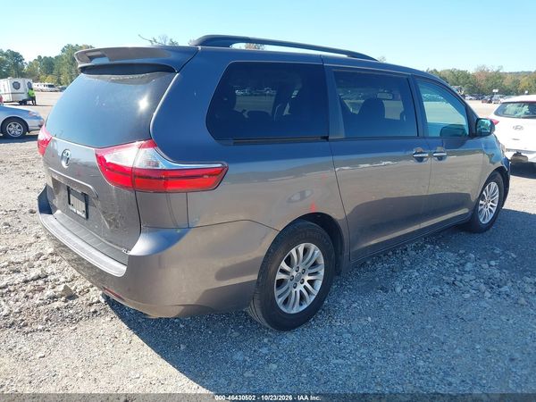 2017 TOYOTA SIENNA XLE 8 PASSENGER — I4