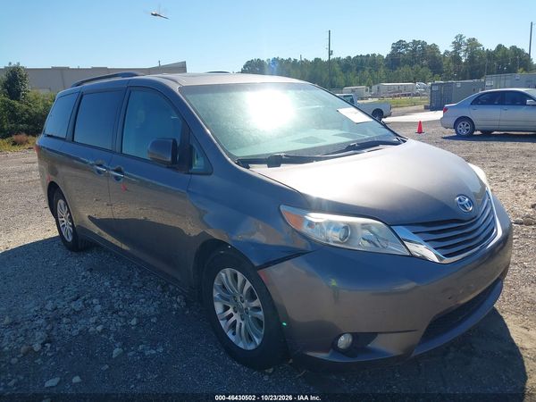 2017 TOYOTA SIENNA XLE 8 PASSENGER — I6