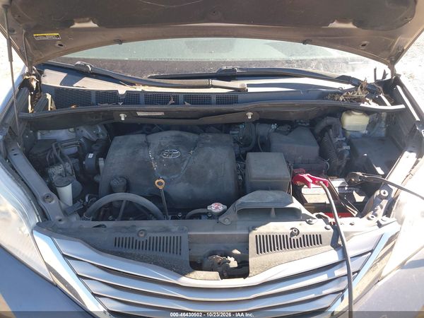2017 TOYOTA SIENNA XLE 8 PASSENGER — I10