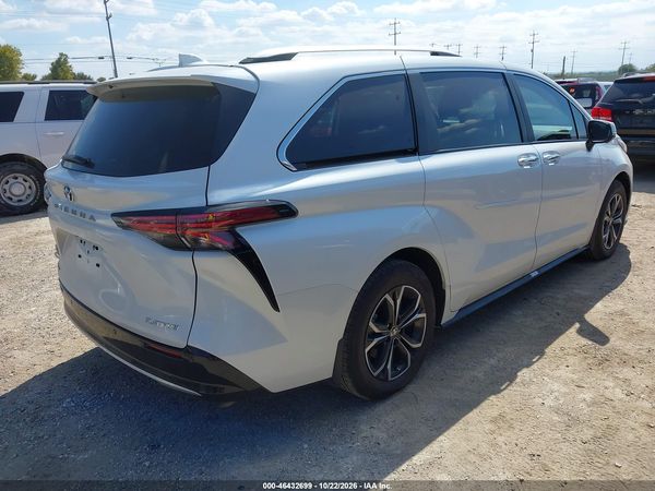 2026 TOYOTA SIENNA PLATINUM — I4