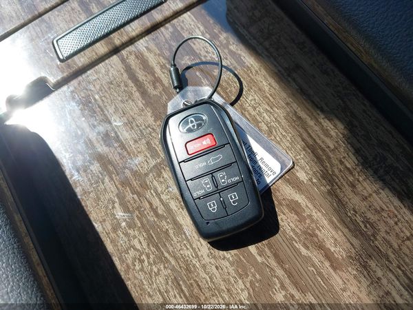 2026 TOYOTA SIENNA PLATINUM — I11