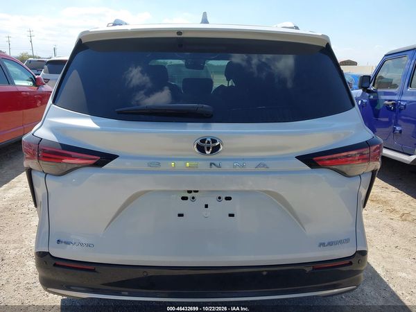 2026 TOYOTA SIENNA PLATINUM — I119