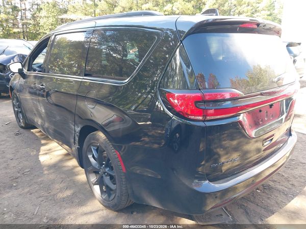 2026 CHRYSLER PACIFICA LIMITED — I3