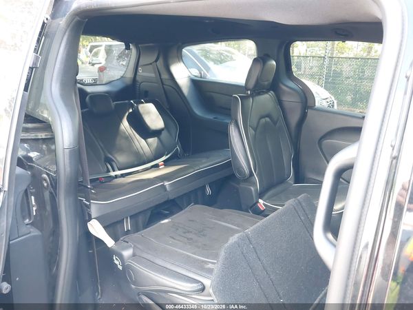 2026 CHRYSLER PACIFICA LIMITED — I8