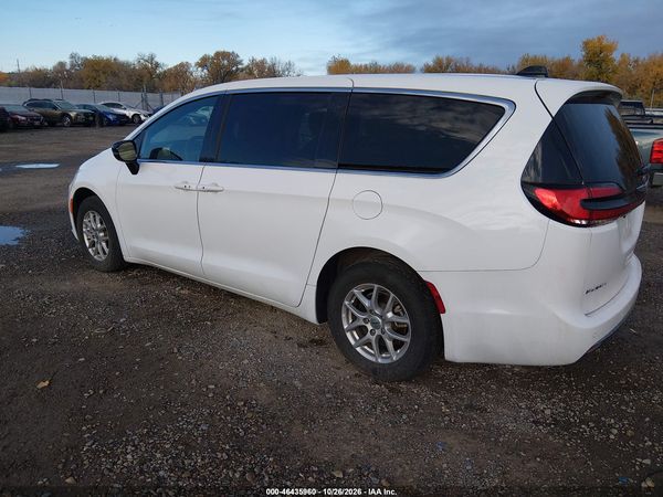 2025 CHRYSLER PACIFICA SELECT — I3