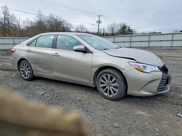 2017 TOYOTA CAMRY XLE/XSE