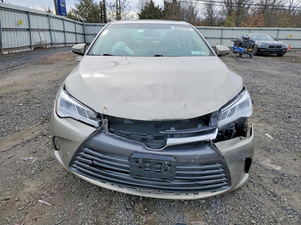 2017 TOYOTA CAMRY XLE/XSE