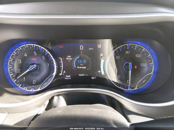 2024 CHRYSLER PACIFICA TOURING L — I7