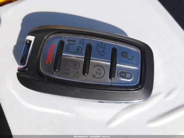 2024 CHRYSLER PACIFICA TOURING L — I11