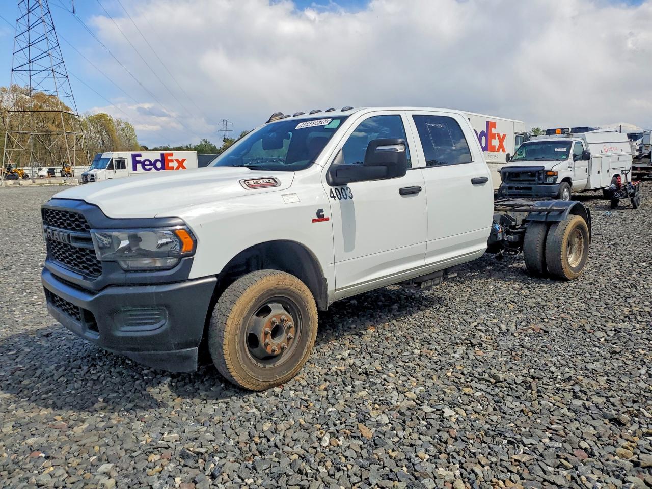 2024 RAM 3500 CREW CAB CHASSIS 4X4