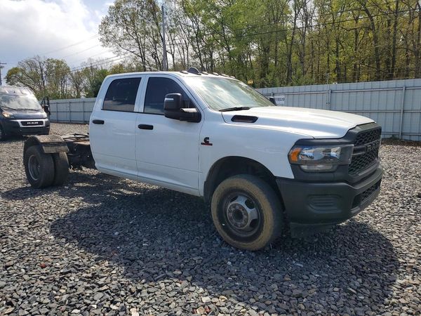 2024 RAM 3500 CREW CAB CHASSIS 4X4