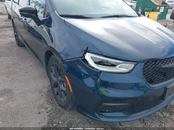 2025 CHRYSLER PACIFICA LIMITED — I6