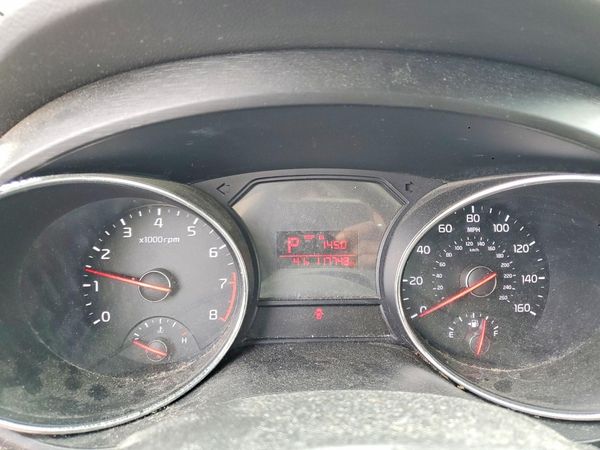 2016 KIA SEDONA LX - Middle-low