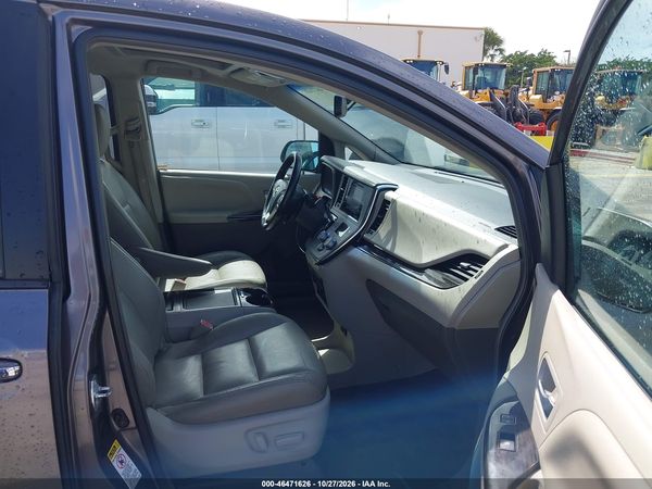 2016 TOYOTA SIENNA XLE PREMIUM 8 PASSENGER — I5