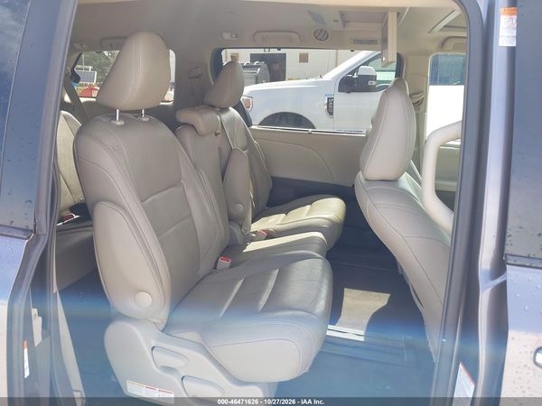 2016 TOYOTA SIENNA XLE PREMIUM 8 PASSENGER — I8