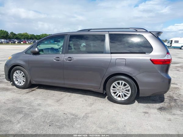 2016 TOYOTA SIENNA XLE PREMIUM 8 PASSENGER — I117