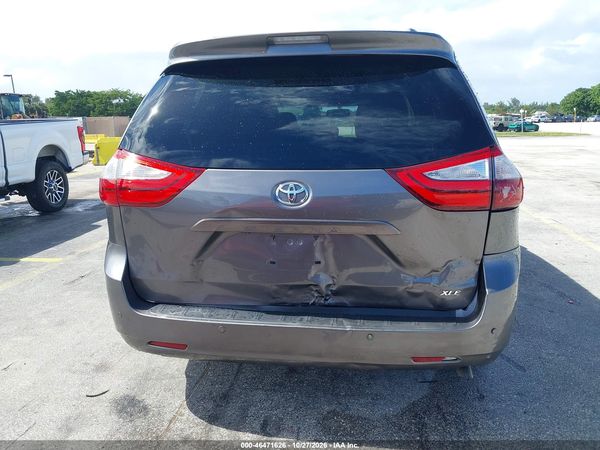 2016 TOYOTA SIENNA XLE PREMIUM 8 PASSENGER — I119