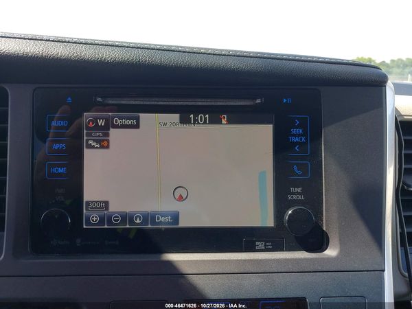 2016 TOYOTA SIENNA XLE PREMIUM 8 PASSENGER — I152