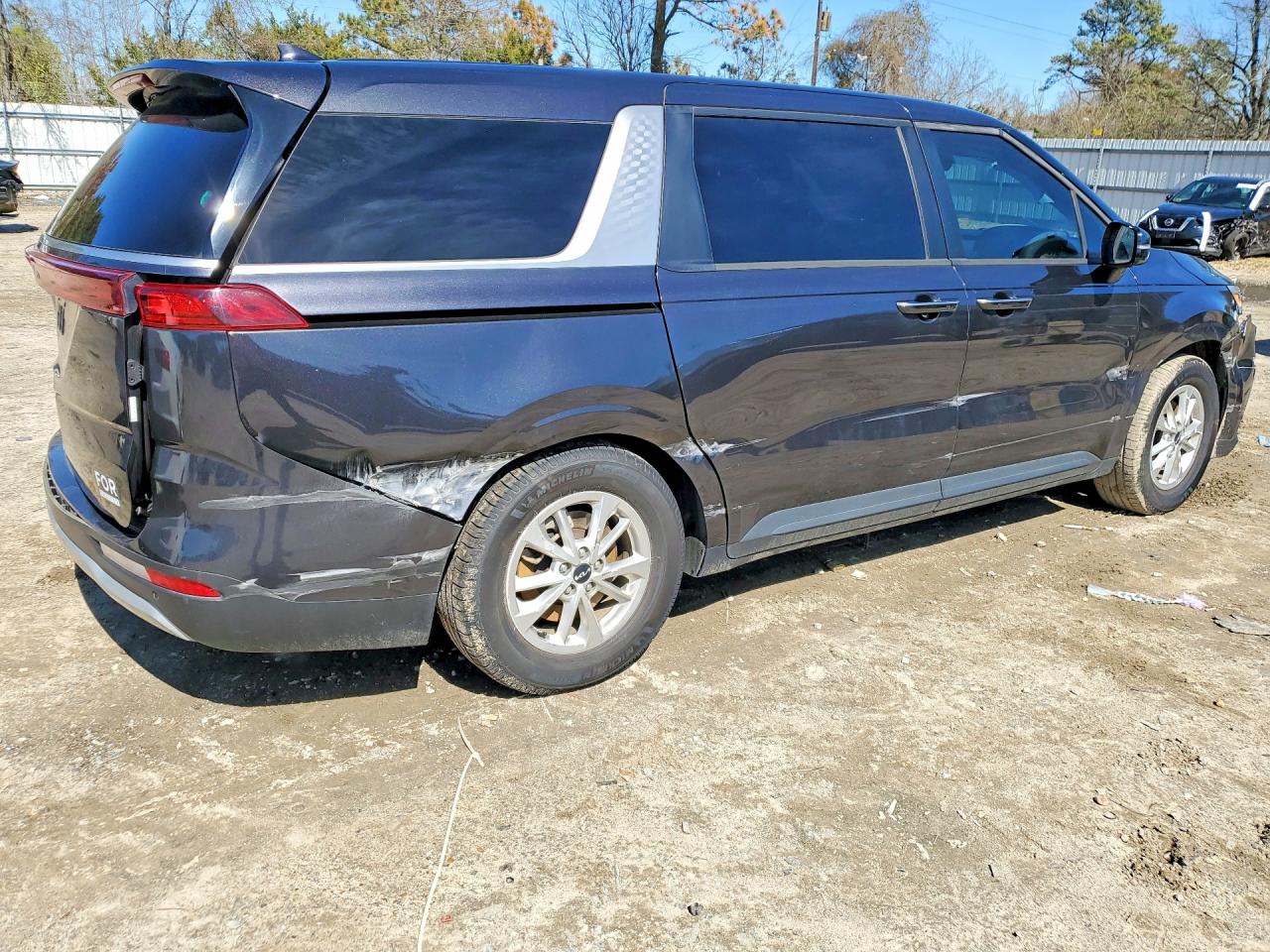 2023 KIA CARNIVAL LX, LX Seat Package