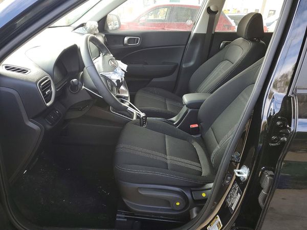 2026 HYUNDAI VENUE SEL, SEL w/ 2-Tone Roof