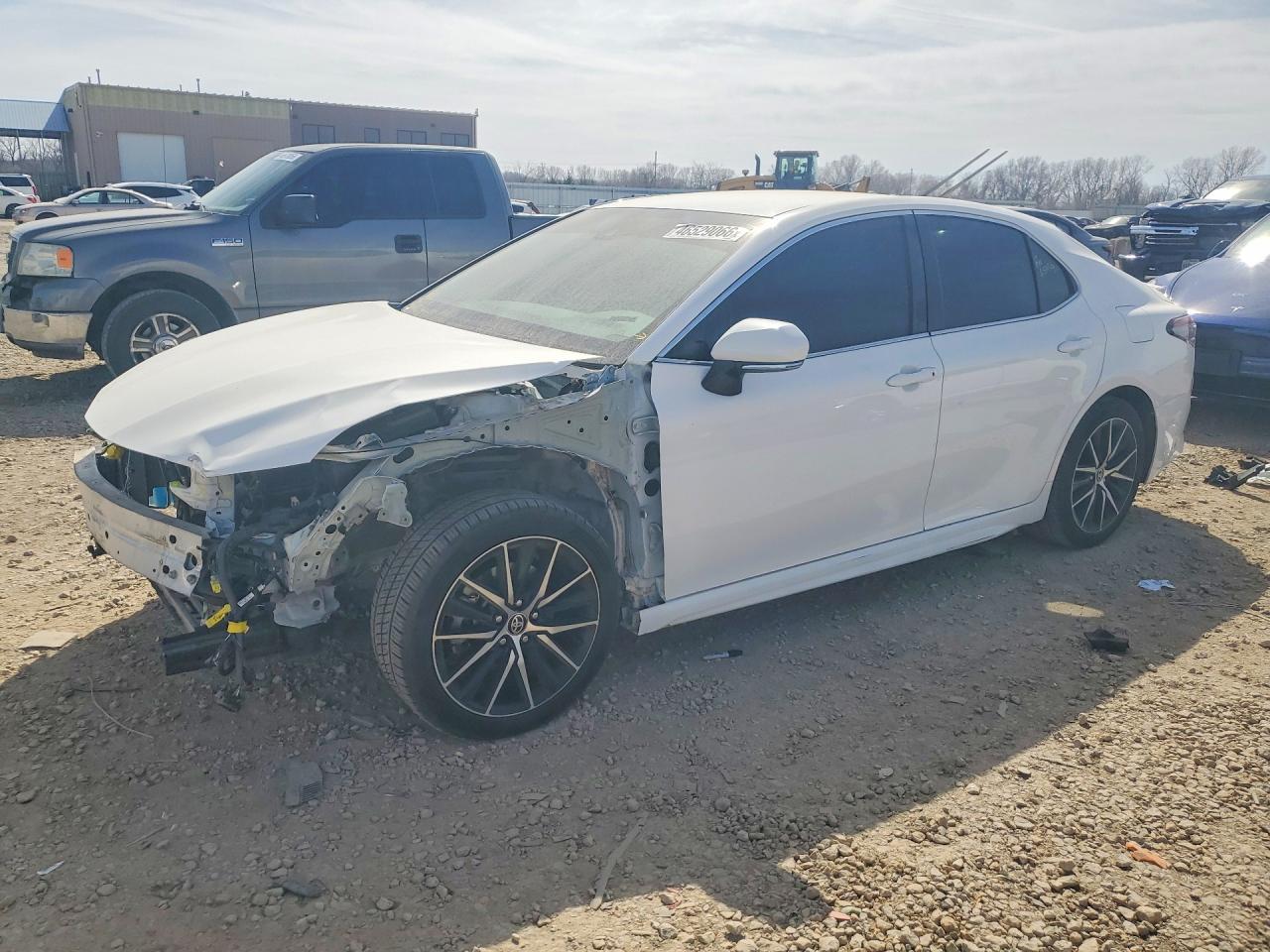 2024 TOYOTA CAMRY