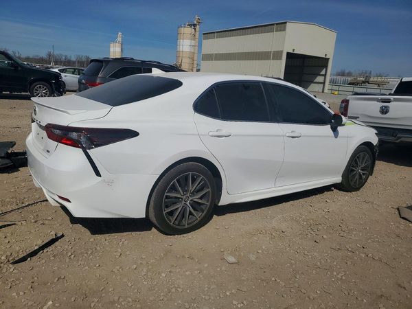 2024 TOYOTA CAMRY