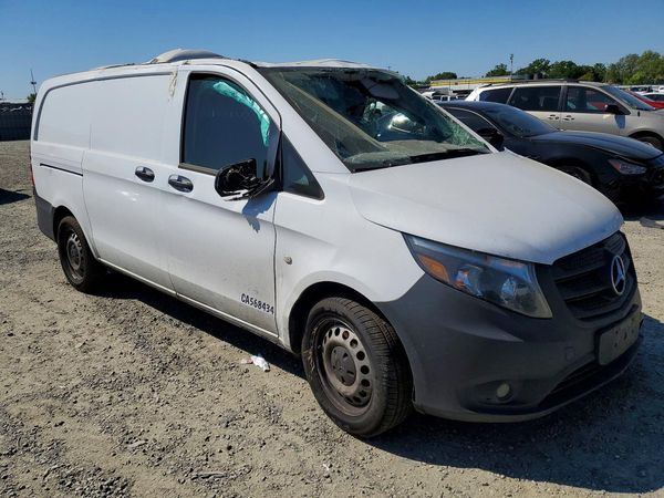 2022 MERCEDES-BENZ METRIS