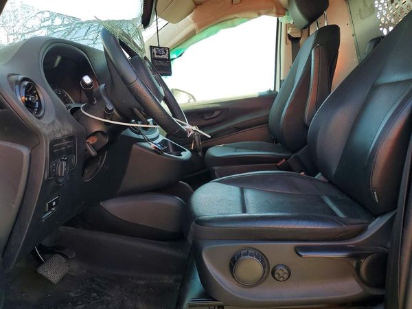 2022 MERCEDES-BENZ METRIS