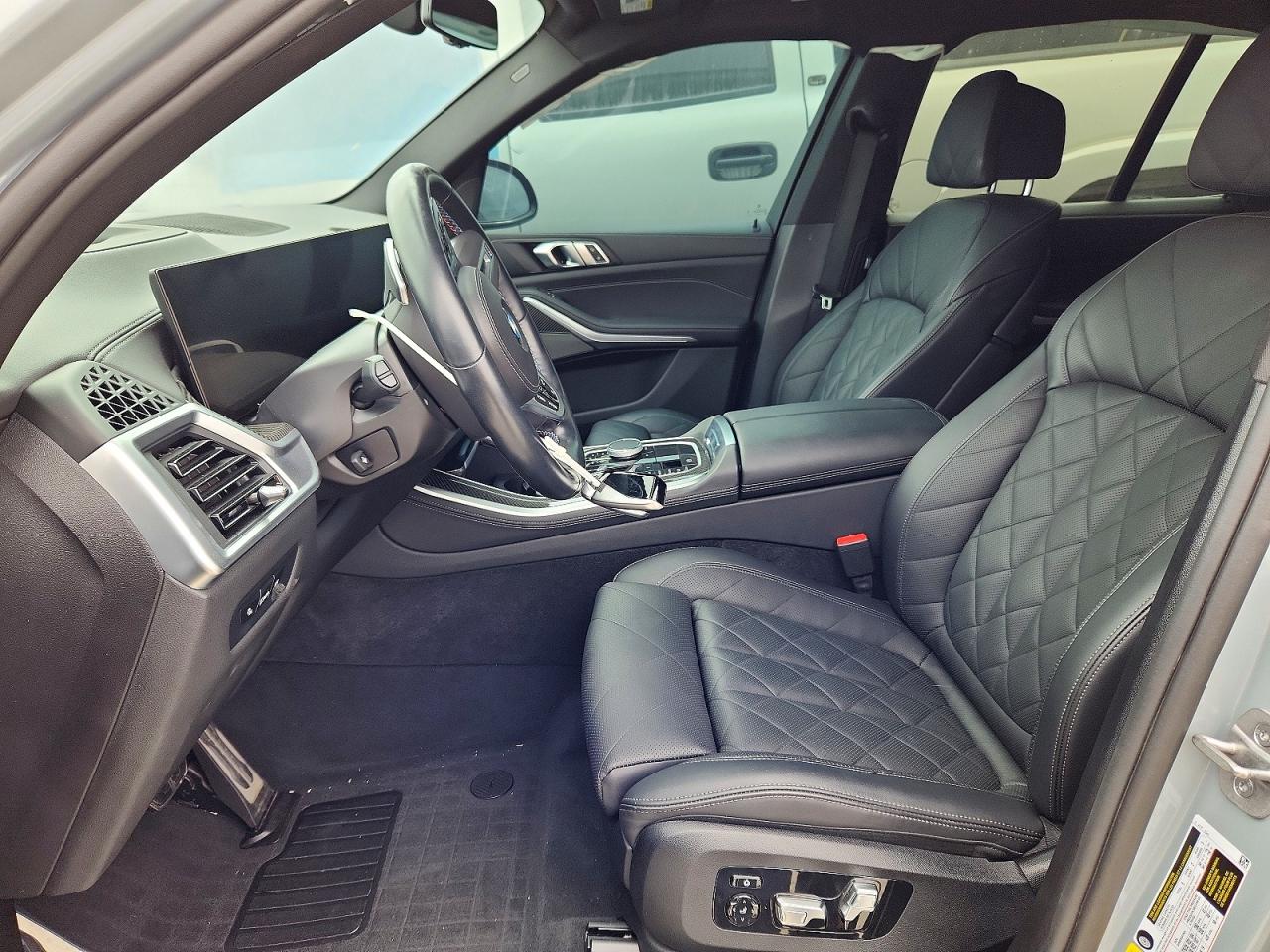 2024 BMW X5 M60i