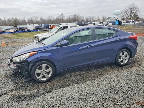 2013 HYUNDAI ELANTRA