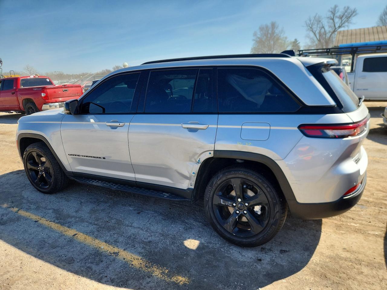 2022 JEEP GRAND CHEROKEE LAREDO 4X4