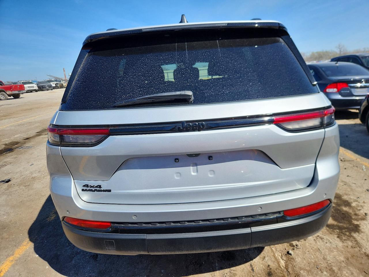 2022 JEEP GRAND CHEROKEE LAREDO 4X4