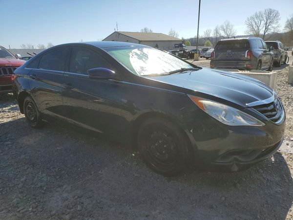 2013 HYUNDAI SONATA GLS/ GLS Popular — Passenger 3/4