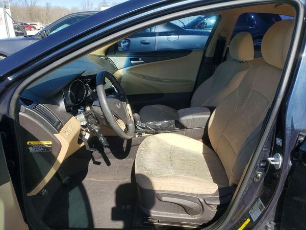 2013 HYUNDAI SONATA GLS/ GLS Popular — DENT