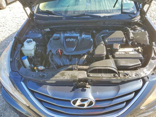 2013 HYUNDAI SONATA GLS/ GLS Popular — Engine bay
