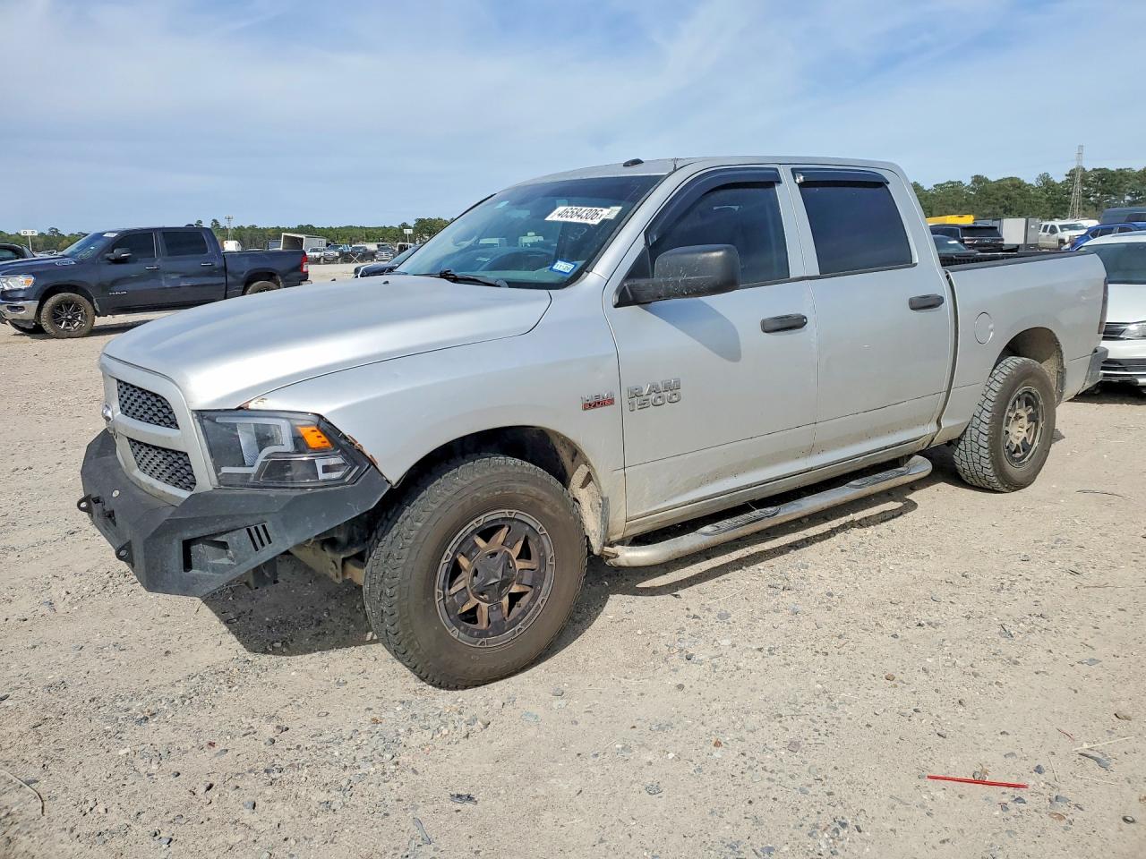 2014 RAM 1500 ST CREW CAB 4X2