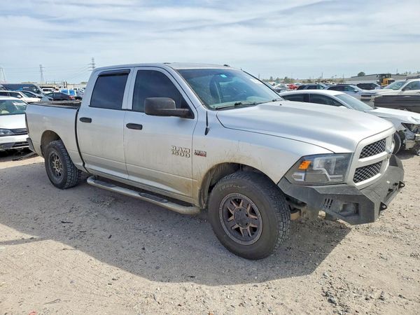 2014 RAM 1500 ST CREW CAB 4X2
