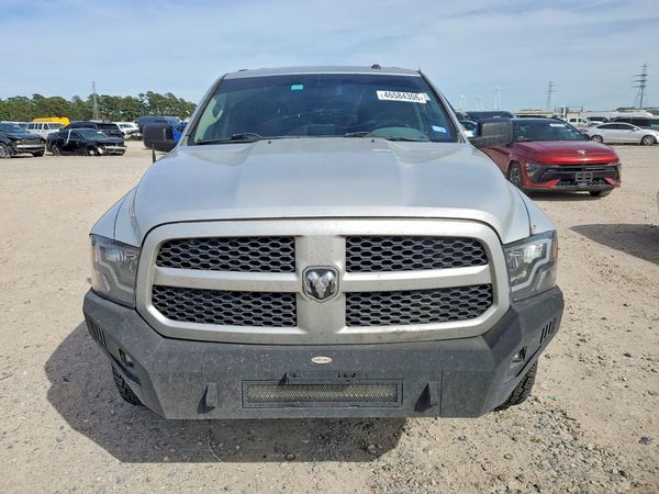 2014 RAM 1500 ST CREW CAB 4X2