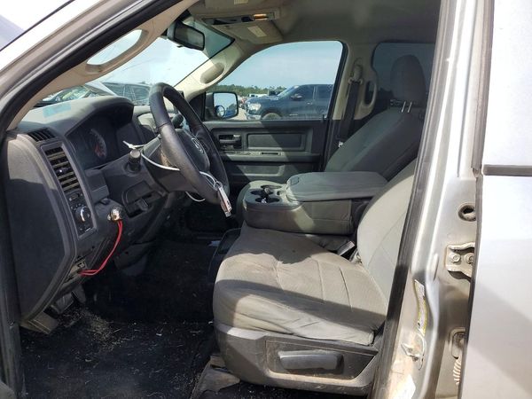 2014 RAM 1500 ST CREW CAB 4X2