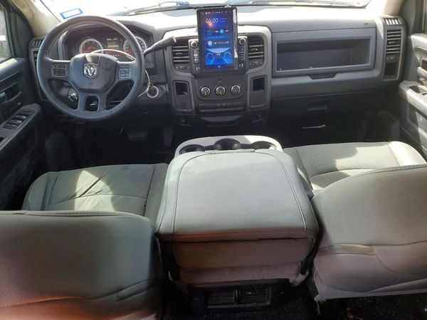 2014 RAM 1500 ST CREW CAB 4X2