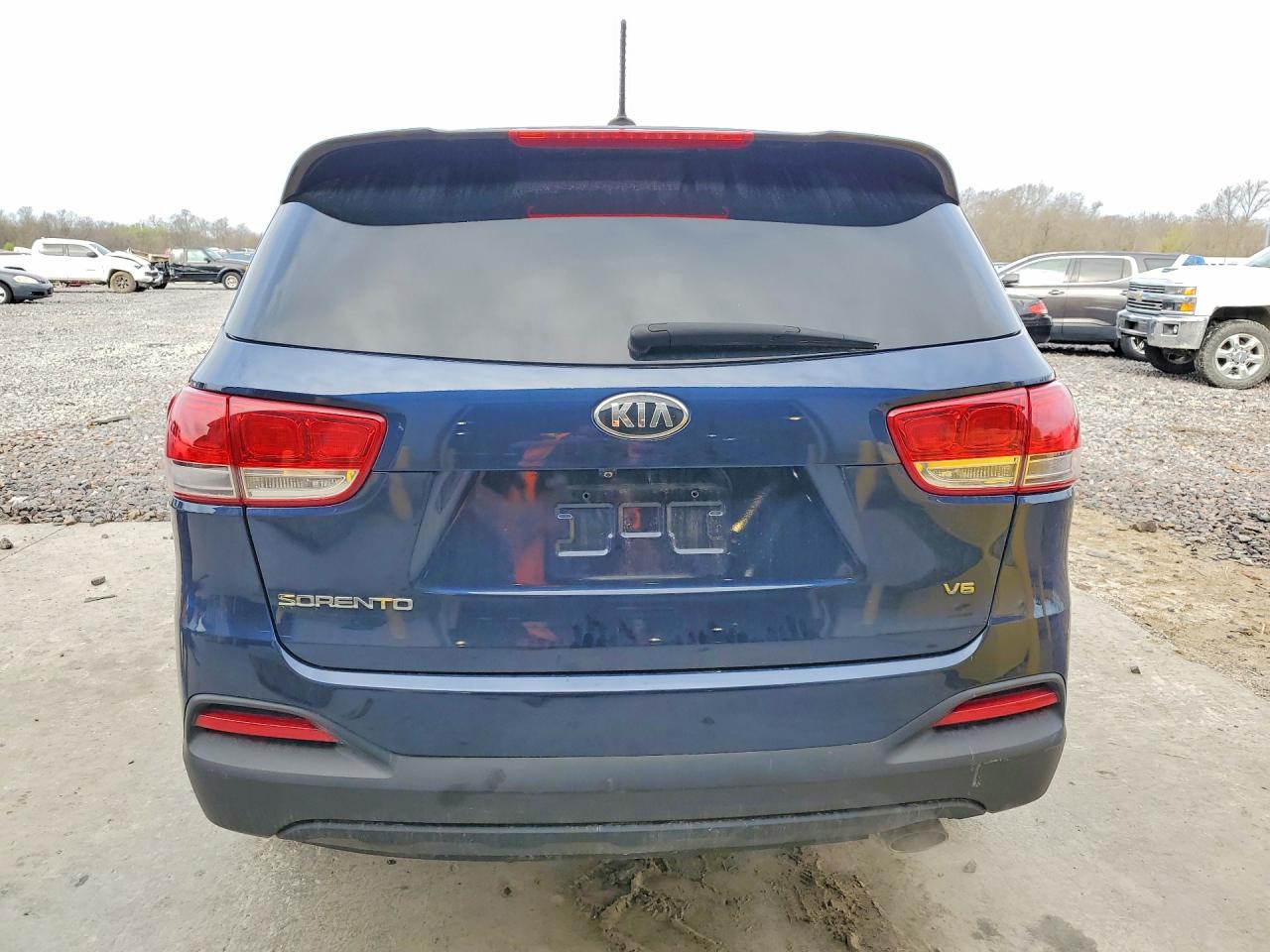 2017 KIA SORENTO L, LX
