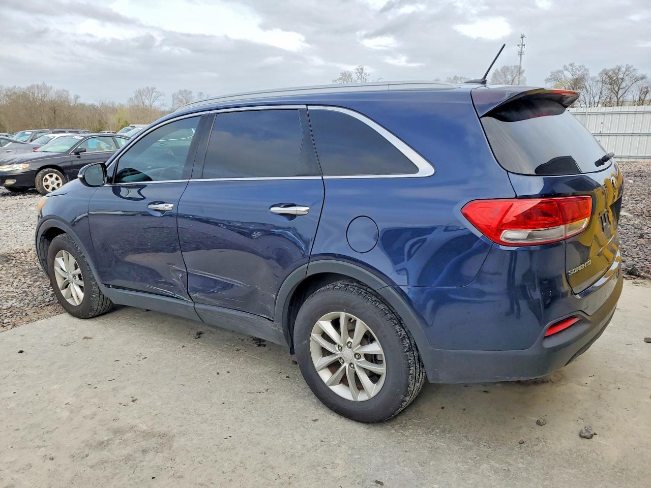2017 KIA SORENTO L, LX