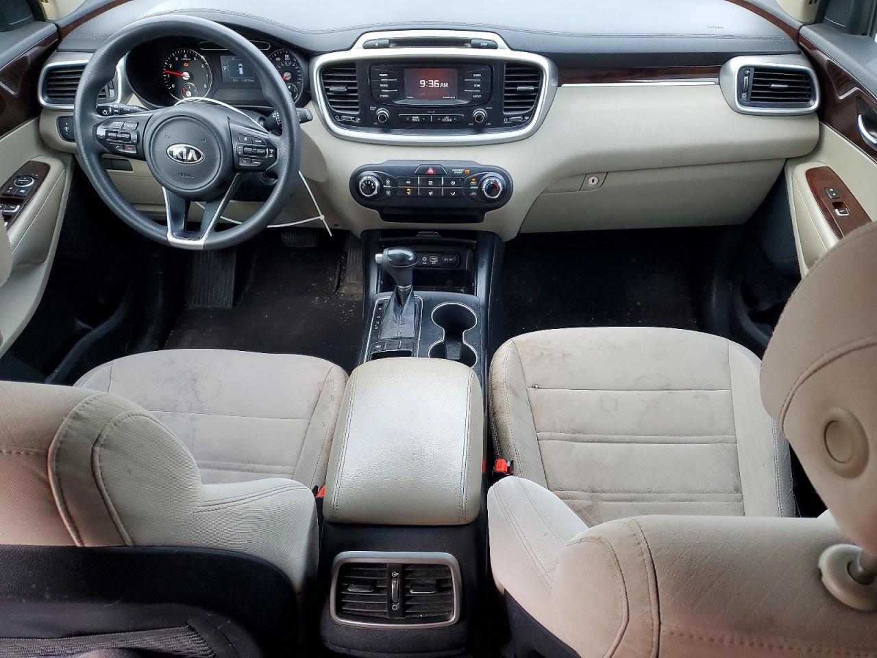 2017 KIA SORENTO L, LX